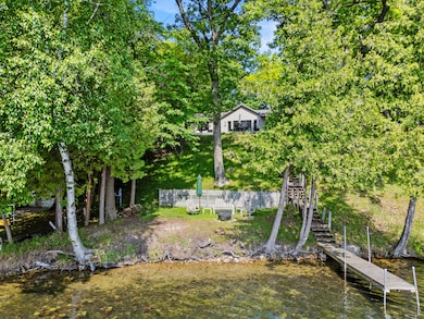 9898 S Pritchard Dr, Stanwood, MI 49346 - photo 2