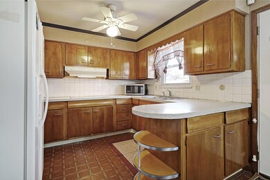 5332 Sprucewood Rd, Columbus, OH 43229 - photo 5