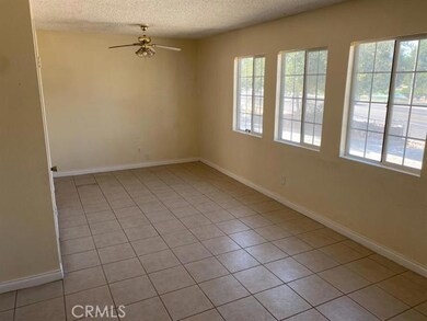 15135 Hesperia Rd, Victorville, CA 92395 - photo 2