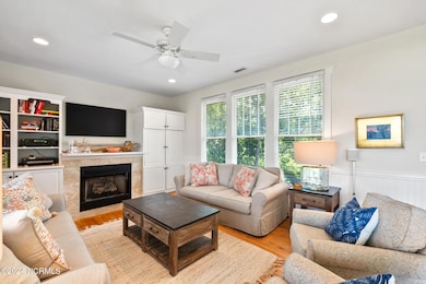 GAS FIREPLACE