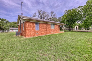 112 Cool Ln, Weatherford, TX 76088 - photo 3