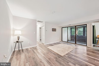 9633 Whiteacre Rd, Columbia, MD 21045 - photo 3