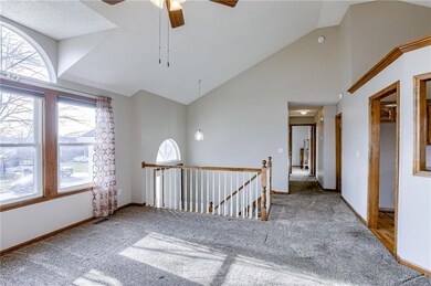 1716 Longhorn Ln, Raymore, MO 64083 - photo 3