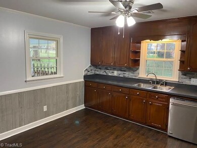 1103 Williams St, Ramseur, NC 27316 - photo 5