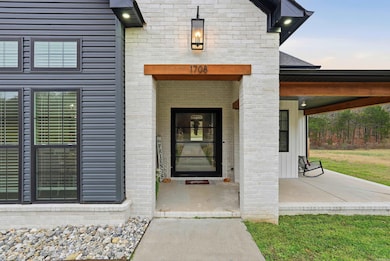 1708 E Holloway, Morrilton, AR 72110 - photo 3