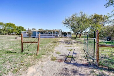 4324 Smiling Hills Ct, Cleburne, TX 76031 - photo 5