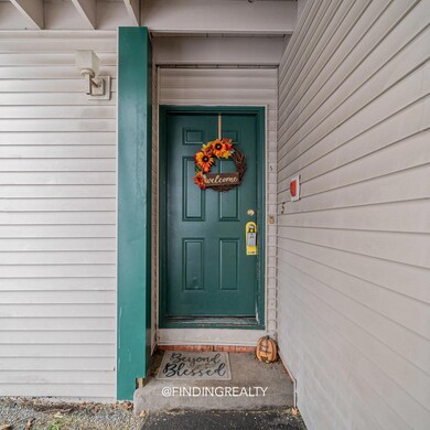 1542 NORTHVIEW DR UNIT E5 - MLS-22