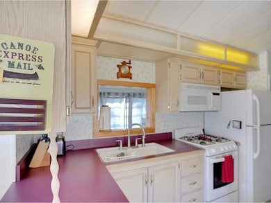 13 Jonathan Cir, South Hero, VT 05486 - photo 3