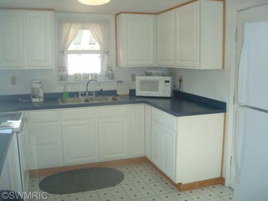 50982 Garret Rd, Dowagiac, MI 49047 - photo 3