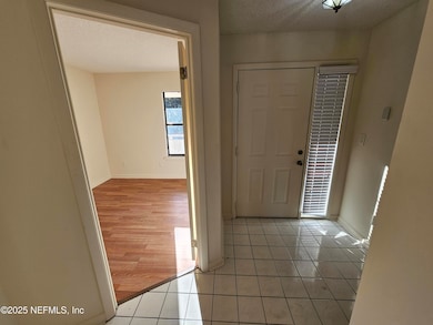 1307 River Hills Cir E unit 16, Jacksonville, FL 32211 - photo 4