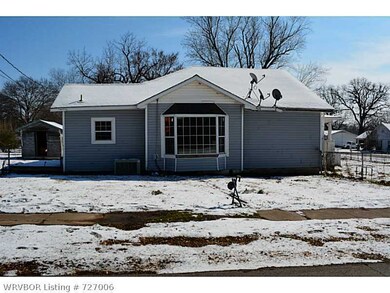 230 W 4th St, Mulberry, AR 72947 - photo 2