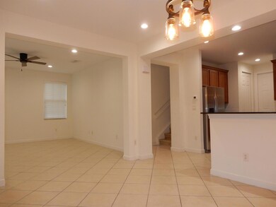 661 Corte Madera Ln unit 2, West Palm Beach, FL 33401 - photo 3