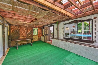 New outdoor carpet in this lovely covered gondala!