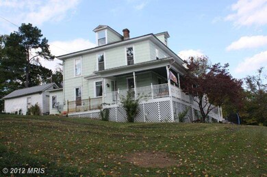 341 Newman St, Strasburg, VA 22657 - photo 2