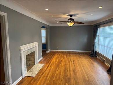 4345 Baintree Rd, Cleveland, OH 44118 - photo 2