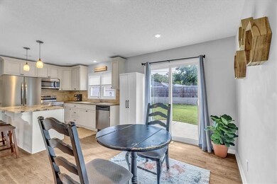 6439 Melrose Ln, Shawnee, KS 66203 - photo 6