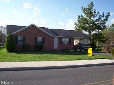 214 Maple Ave, Moorefield, WV 26836 - photo 7