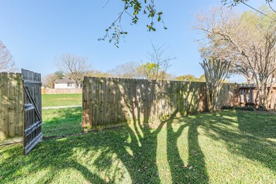 8227 Town Creek Dr, Houston, TX 77095 - photo 3