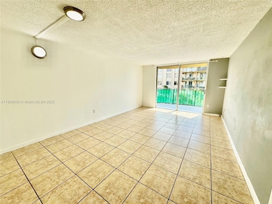 9360 Fontainebleau Blvd unit 413, Miami, FL 33172 - photo 3