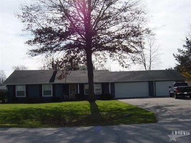 319 Maplewood Dr, Ossian, IN 46777 - photo 3