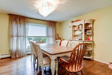 009_Dining Room