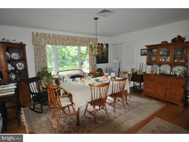10 Orchard Ln, Burlington, NJ 08016 - photo 4