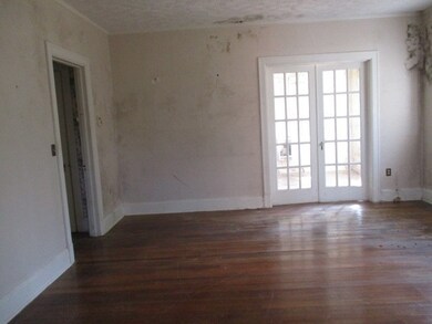 124 Jackson St, Hazlehurst, MS 39083 - photo 6