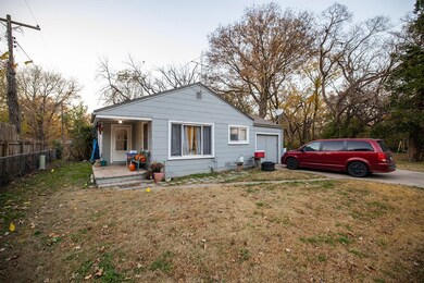 3001 E Timberlane Cir, Wichita, KS 67216 - photo 2