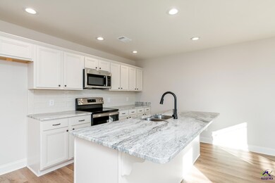 132 Red Tail Cir, Powersville, GA 31008 - photo 4