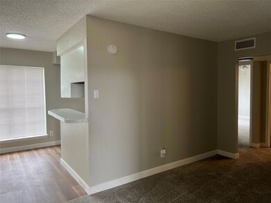 5317 Junius St unit 108, Dallas, TX 75214 - photo 2