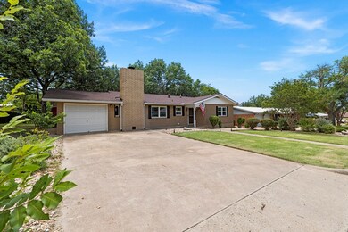 1005 Avenue B, Fredericksburg, TX 78624 - photo 3