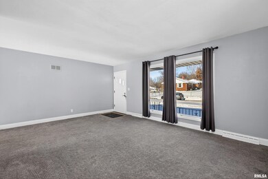 809 Cimarron Dr, Davenport, IA 52804 - photo 6