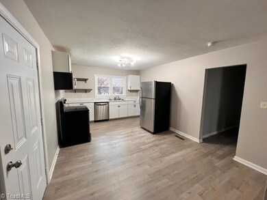 533 Warriner St, Reidsville, NC 27320 - photo 3