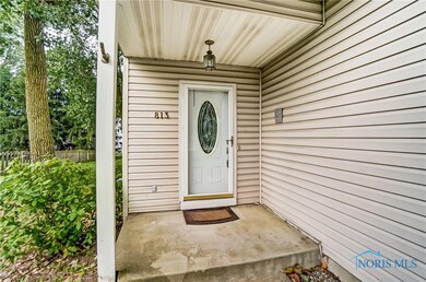 813 N Hill Trail, Findlay, OH 45840 - photo 4