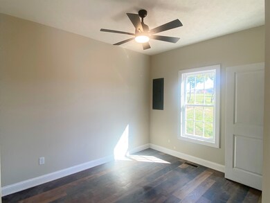 117 Spring Ridge Dr, Stuarts Draft, VA 24477 - photo 7