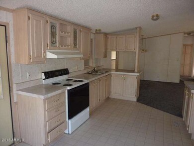 023-285814 Kitchen additional view 2