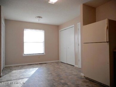 7905 Painted Oak Dr, Jacksonville, FL 32210 - photo 4