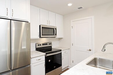 5065 Mary Jackson Ct unit B, Lake Monticello, VA 22902 - photo 6