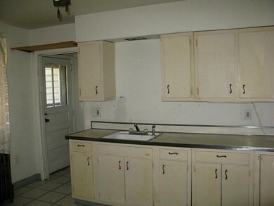 Kitchen. 1st Level Kitchen