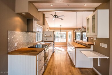 Open Kitchen 1