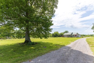 241 Pinkston Rd, Shelbyville, TN 37160 - photo 4