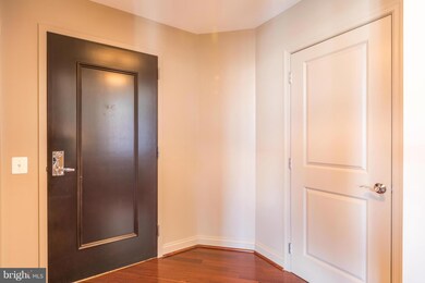 717 President St unit 605, Baltimore, MD 21202 - photo 2