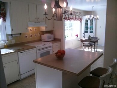 Kitchen dining area
