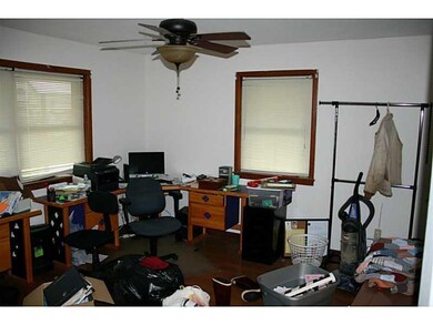 Studio/Study/Office.