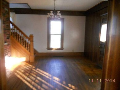 Entry/Foyer.