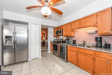 6906 Turnberry Ct, Frederick, MD 21703 - photo 4