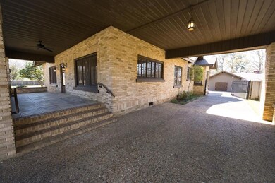 Porte-Cochere 31 x 71