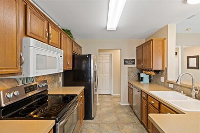 Spacious kitchen with so much counter and cabinet 