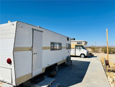 1188 Mile Square Rd, Joshua Tree, CA 92252 - photo 4