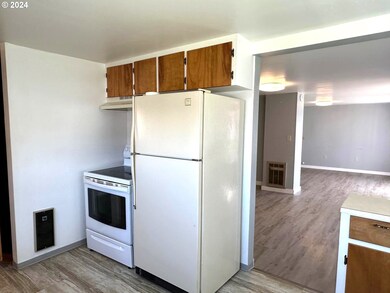 495 W Linden Way, Heppner, OR 97836 - photo 3